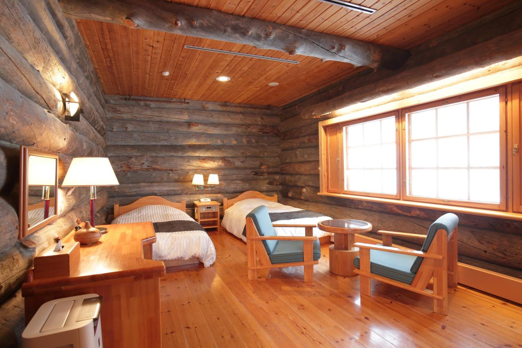 Lodge Log The Maple *