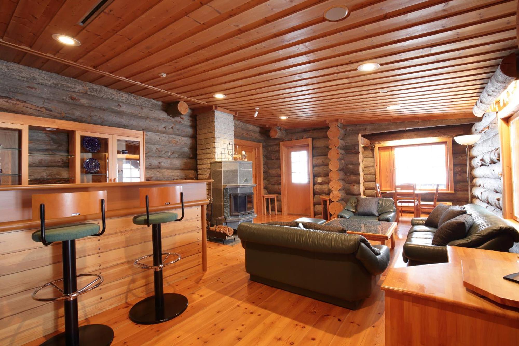 Log The Maple Lodge